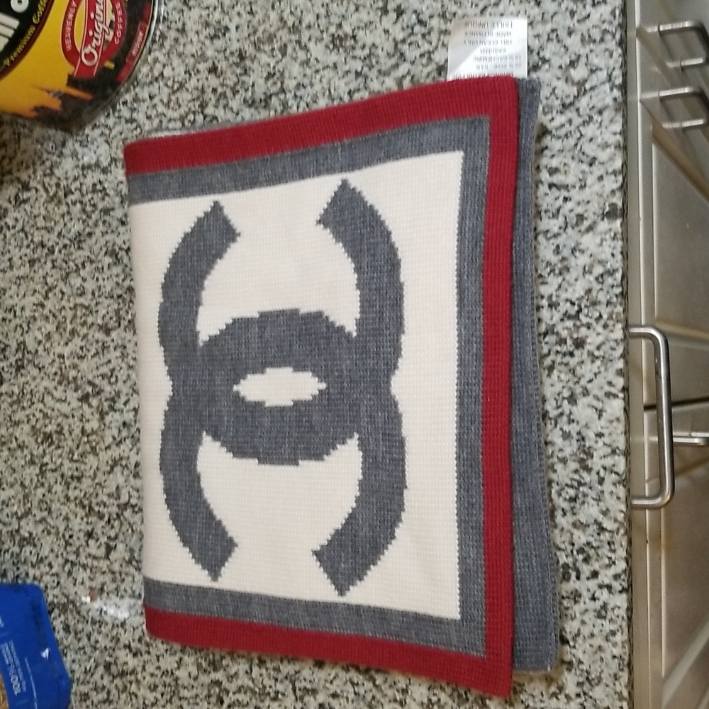 CHANEL &wool &Cashmere  Winter Scarf - Picture 4 of 12